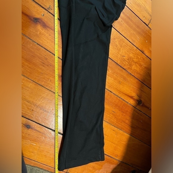 Mountain Hardwear Wide Leg Black Sweatpants with Back Pockets Medium - Picture 6 of 6